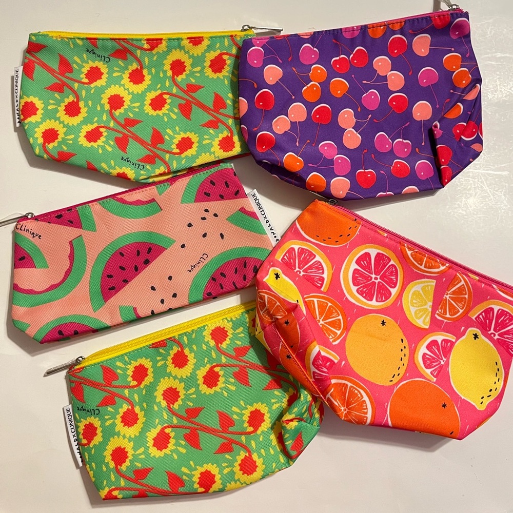 Clinique 5 Cosmetic Bags Fruits & Flowers Patterns - Picture 3 of 5